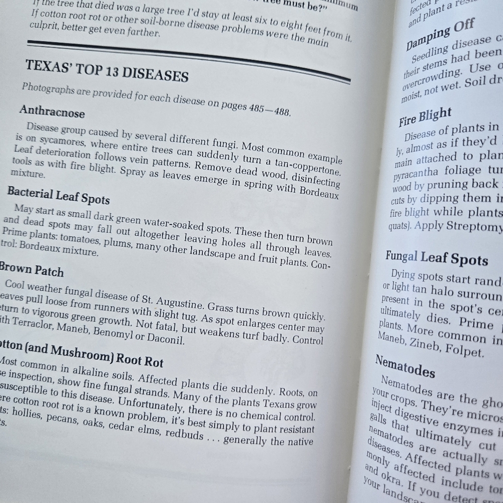 Neil Sperry's Complete Guide To Texas Gardening, hardcover - Picture 15 of 16